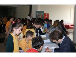 Feza Berk Öğrencileri Yazarlarla Buluşuyor