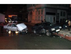 Kütahya'da Trafik Kazası: 3 Yaralı