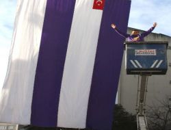 Mor Menekşe Taraftarı, Kalbi Teklemesin Diye Galatasaray'ı Fındık Yağı İle Karşılayacak