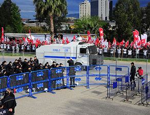 Askeri şantaj davası gergin başladı