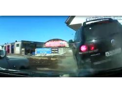 Aracın Altında Kalmaktan 10 Saniye İle Kurtuldu