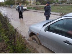 Doğalgaz İçin Kazılan Yoldaki Çukur Sürücülerin Tepkisini Çekiyor