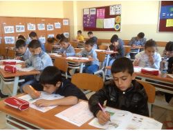 Erciş Serhat'te Altın Çocuklar Yarıştı