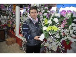 Kutlu Doğum Haftası Kutlamaları Çiçekçi Esnafını Sevindirdi