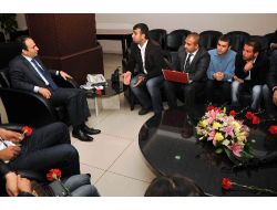 Öğrencilerden Baydemir'e Anlamlı Ziyaret