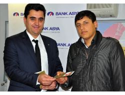 Bank Asya, Başarılı Öğrencilere Altın Hesap Hediye Etti
