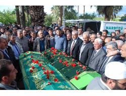 Eşiyle Birlikte Evinde Ölü Bulunan Eski Belediye Başkanı Toprağa Verildi