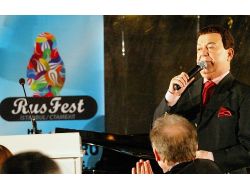 İstanbul Valiliği, Rus Kültürü Festivali Katılımcılarına Yemek Verdi