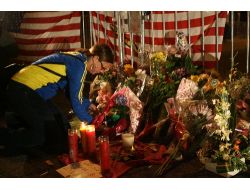 Bostonlular Patlamaların Şokunu Atlatmaya Çalıyor