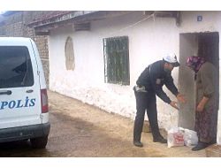 Çekerek Polisinden İhtiyaç Sahibi Aileye Gıda Yardımı