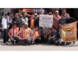 Adanaspor Taraftlarları Hakem Kararlarını Protesto Etti