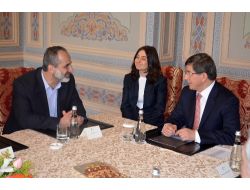 Davutoğlu, Suriyeli Muhaliflerin Liderini Kabul Etti