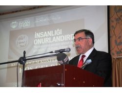 Vali Yılmaz: Muhabbet İle Muhammed'i Birbirinden Ayırmayan Kültürün Çocuklarıyız