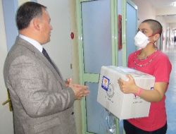 Lenf Kanseri Genç Kız İlaçlarına Kavuştu