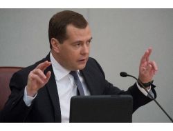 Medvedev’den Rusya’yı Enerji Bağımlılığından Kurtaracak Tekliflere Ödül