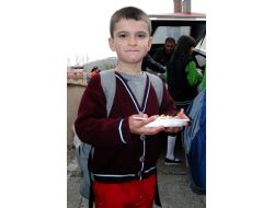 Tatvan'da Kutlu Doğum İçin Etli Pilav Dağıtılıyor