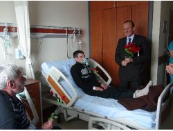 Ardahan'da Hastalara Gül Takdim Edildi