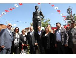 Başpehlivan Kara Ali’nin Heykeli Dikildi