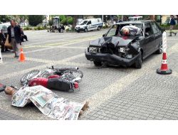 Emniyet Kemerinin Önemi Simülatörle Anlatıldı