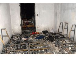 Mumdan Çıkan Kıvılcım Bir Evi Kül Etti