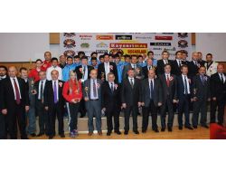 Kayseri’de Yılın En İyi Sporcuları Ve Spor Adamları Ödüllendirildi