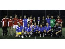 Öğretmen, Veli Ve Öğrenciler Futbol Turnuvasında Bir Araya Geldi