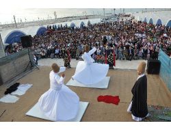 Çadır Kentte Kutlu Doğum Coşkusu