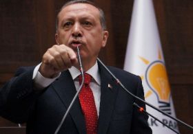 BAHÇELİ'NİN KAYIŞI KOPTU!