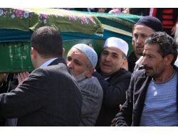 Hayırsever İş Adamı Daştan Annesini Uğurladı