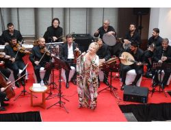 Emel Sayın, İlahi Ve Tasavvuf Eserlerini Kutlu Doğum İçin Okudu