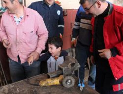 Minik Mustafa’nın Parmağı 20 Dakikada Kurtarıldı