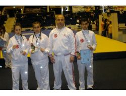 Ayyıldız Spor'dan 3 Avrupa Derecesi