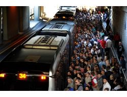 Metrobüsler Tıklım Tıklım Ama Yolcu Tercihinde Yedinci Sırada