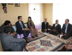 Halfeti Kaymakamı Keklik İhtiyaç Sahibi Aileleri Ziyaret Ediyor