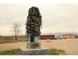 Bubi Hayon: Ölenlerin Anısının Yaşatılması İçin Deprem Anıtına Sahip Çıkılmalı