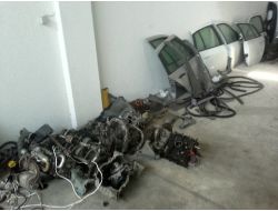 Çalıntı Otomobilleri Parçalarken Suçüstü Yakalandı