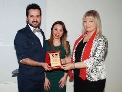 Modacı Erdemoğlu'ndan Kadınlara İş Görüşmesinde Koyu Renk Tavsiyesi