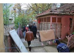 Annenin Direnişi, İcra Memurlarına Geri Adım Attırdı