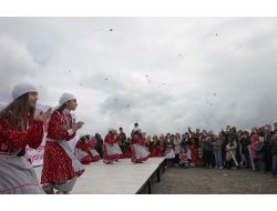 Uçurtmalar Gökyüzünü Süsledi