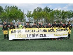 Lenf Kanseri Genç Kıza Destek İçin Saçlarını Kestirdiler