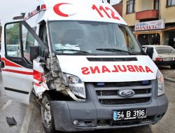 Kazaya Müdahaleye Giden 112 Ekibi Kaza Yaptı
