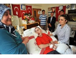 Rektör Aygün Attar, Gülsüm Kabadayı'yı Ziyaret Etti