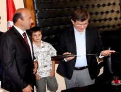 Davutoğlu'nun Ziyareti Sırasında SP'den İstifa Ederek AK Parti'ye Geçti!!