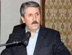 DESTİCİ: LİDERLERİ KINIYORUM