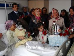 Din Görevlileri Yeni Doğan İki Bebeğe Altın Hediye Etti