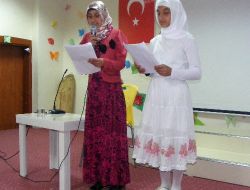 Okuma Salonu Öğrencilerinden Kutlu Doğum Etkinliği