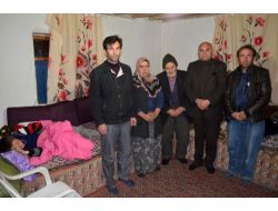 Evi Yanan Aile Yetkililerden Yardım İstiyor