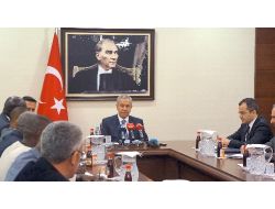 Arınç'ın Senegalli Konukları İle 'Bonjour' Diyaloğu