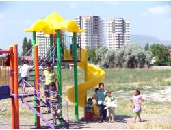 Belediyenin Çocuklara 23 Nisan Hediyesi 23 Oyun Grubu