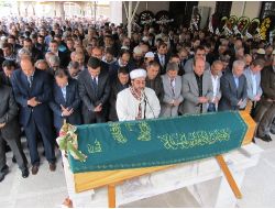 Ak Partili Aydınlıoğlu'nun Annesi Defnedildi